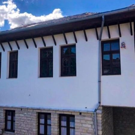 Miziriguesthouse Гірокастра Екстер'єр фото