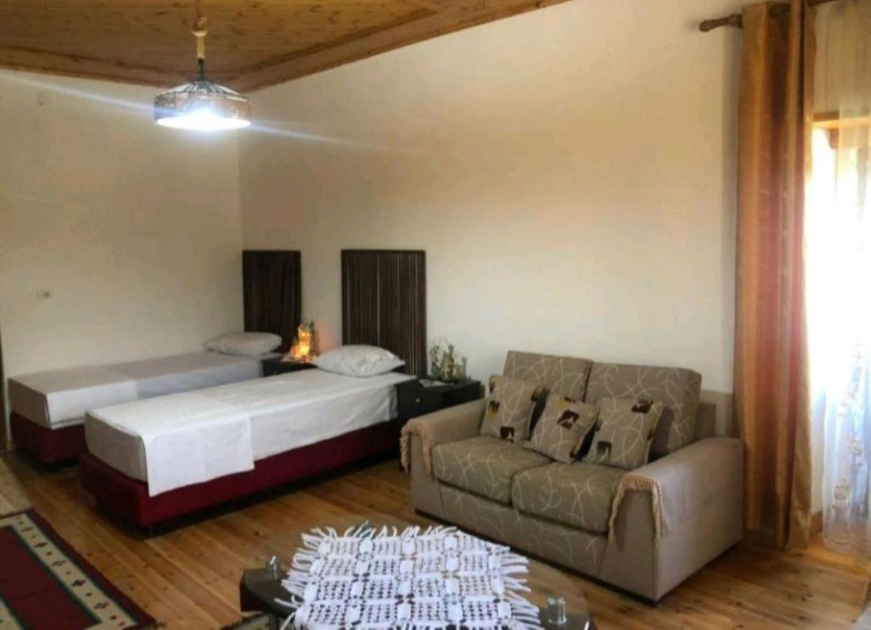 Miziriguesthouse Гірокастра Екстер'єр фото