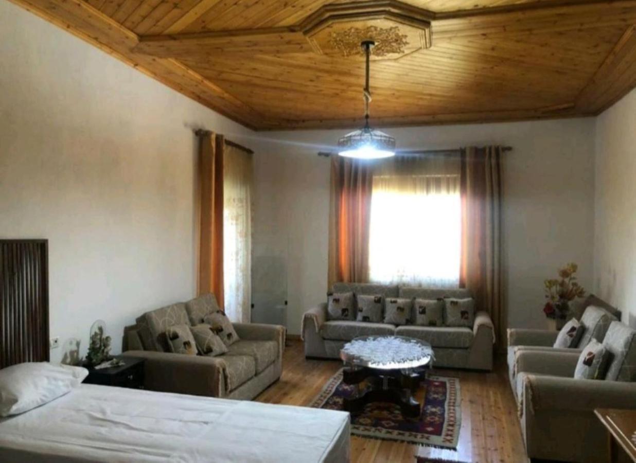 Miziriguesthouse Гірокастра Екстер'єр фото